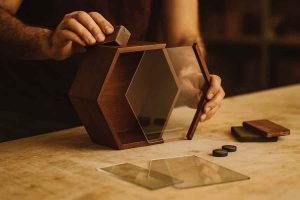 hexcase-premium-card-display-wood-acrylic-wall-desk_template_900x600